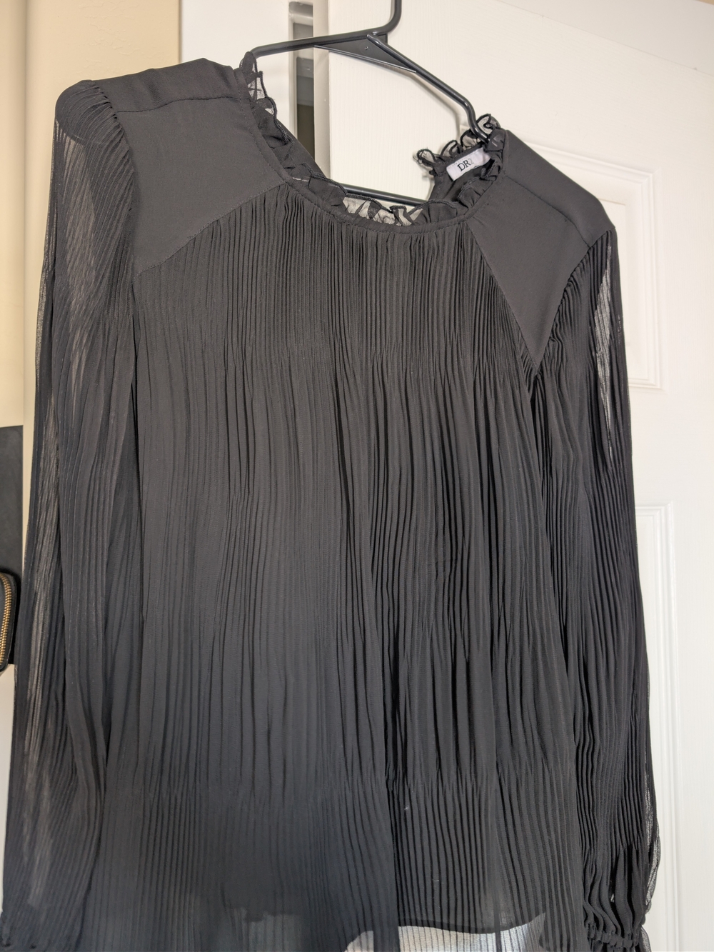 Chic Black Pleated Work Blouse